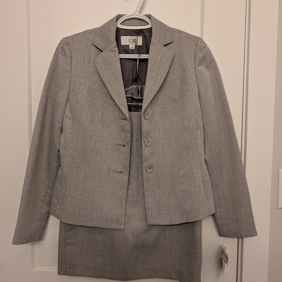 Le Suit Women's Gray Blazer and Skirt Set BNWT - Picture 1 of 9